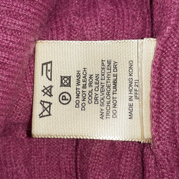 Women's Burberry Cashmere Sweater - Picture 6 of 6